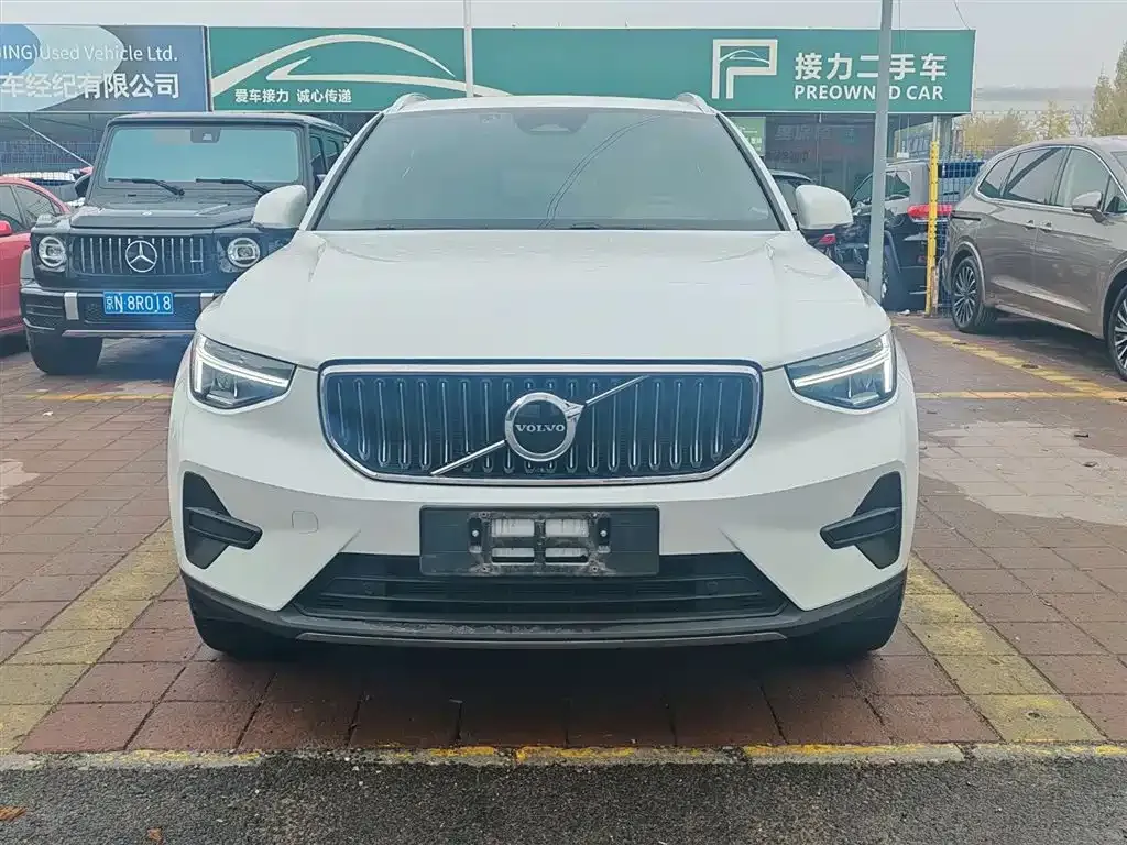 Volvo XC40 — фото 2