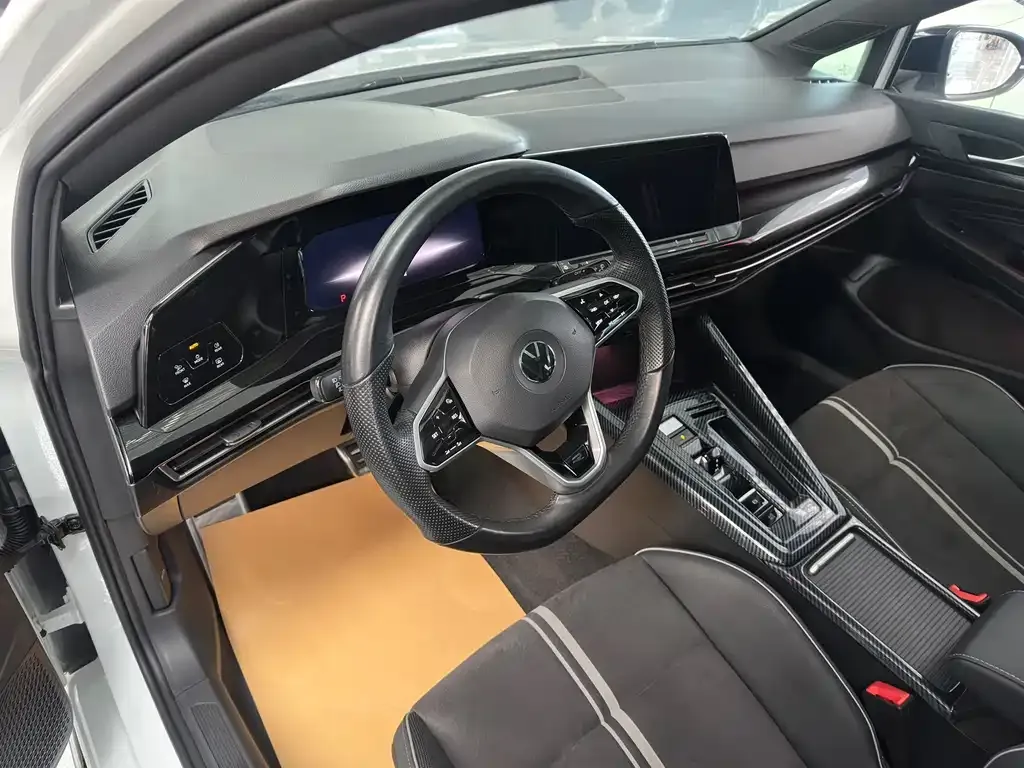 Volkswagen Golf 2024 из CN, фото 7