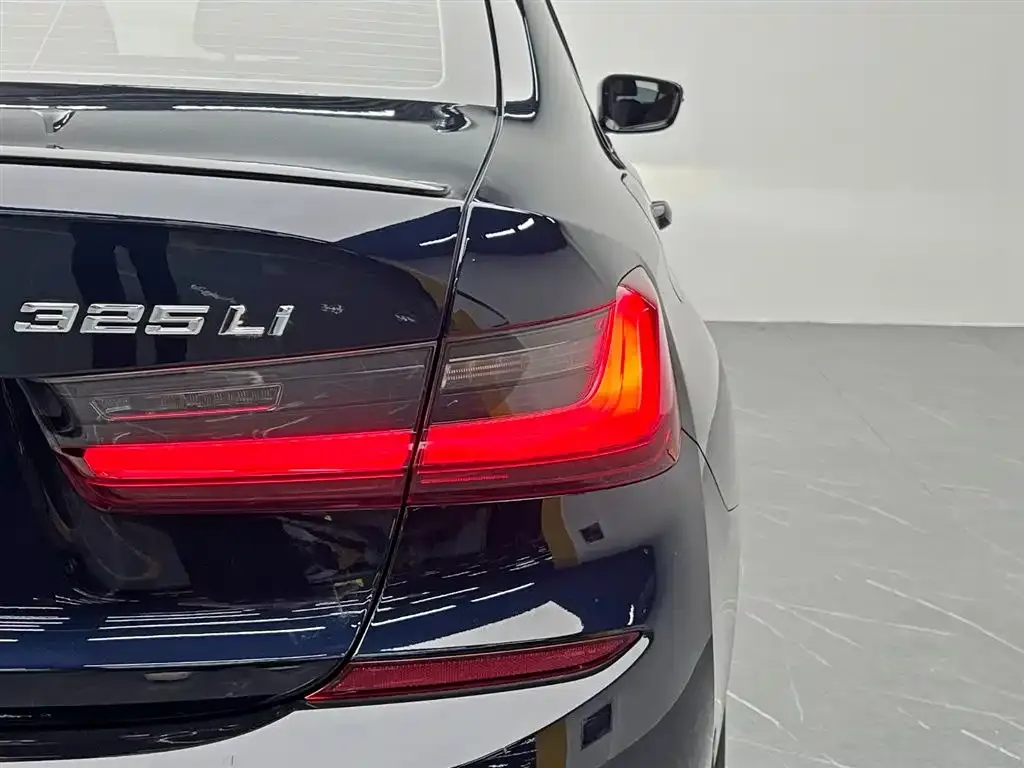 BMW 3 Series 2022 из CN, фото 10