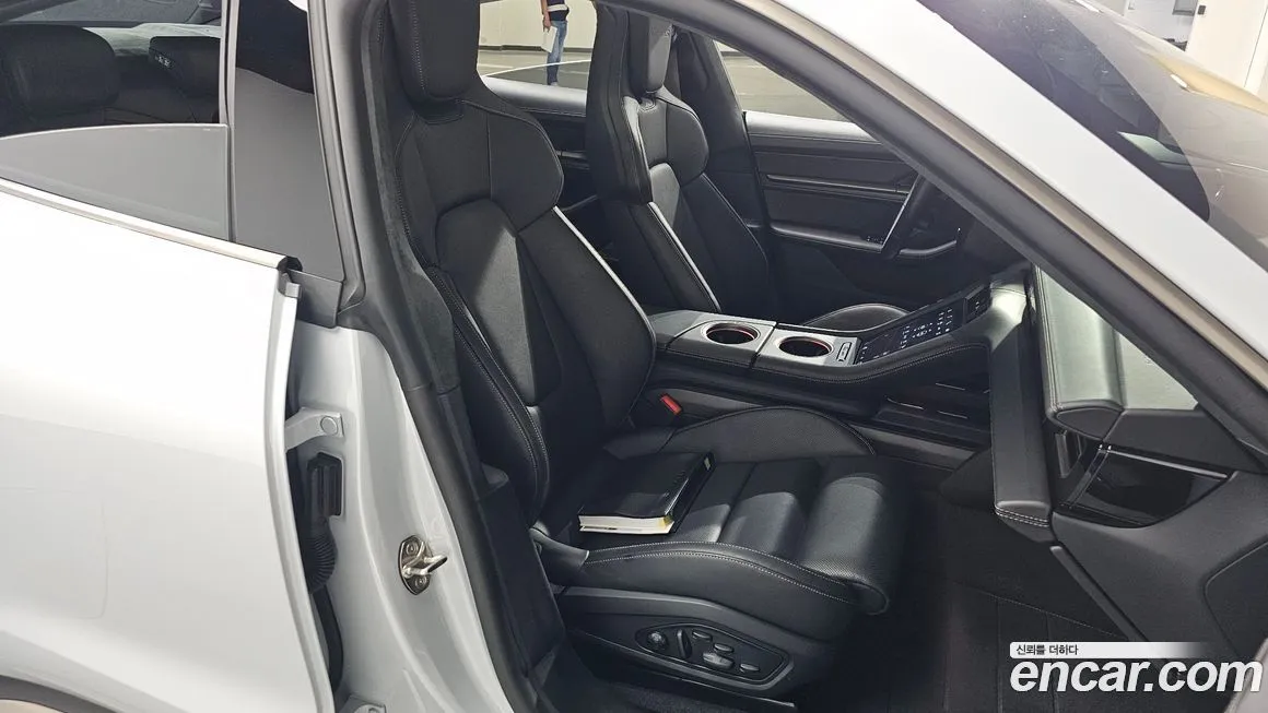 Porsche Taycan 2025 из KR, фото 10