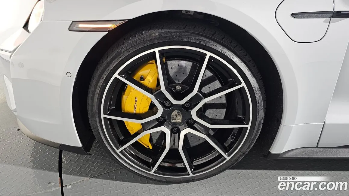 Porsche Taycan 2025 из KR, фото 5