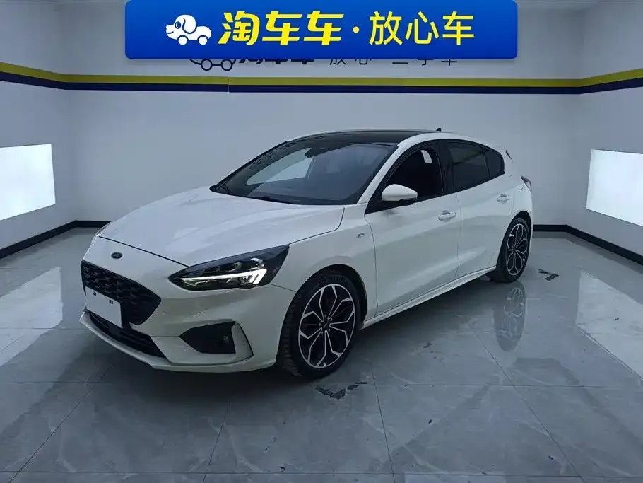 Ford Focus 2022 из CN, фото 1