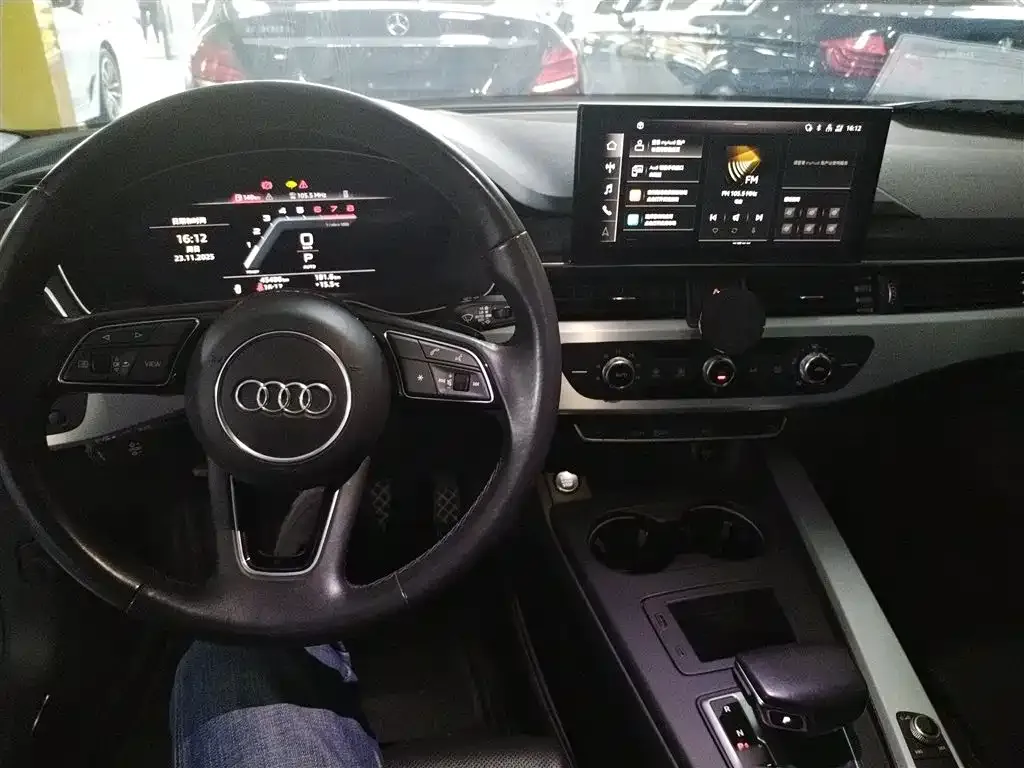 Audi A4L 2022 из CN, фото 10