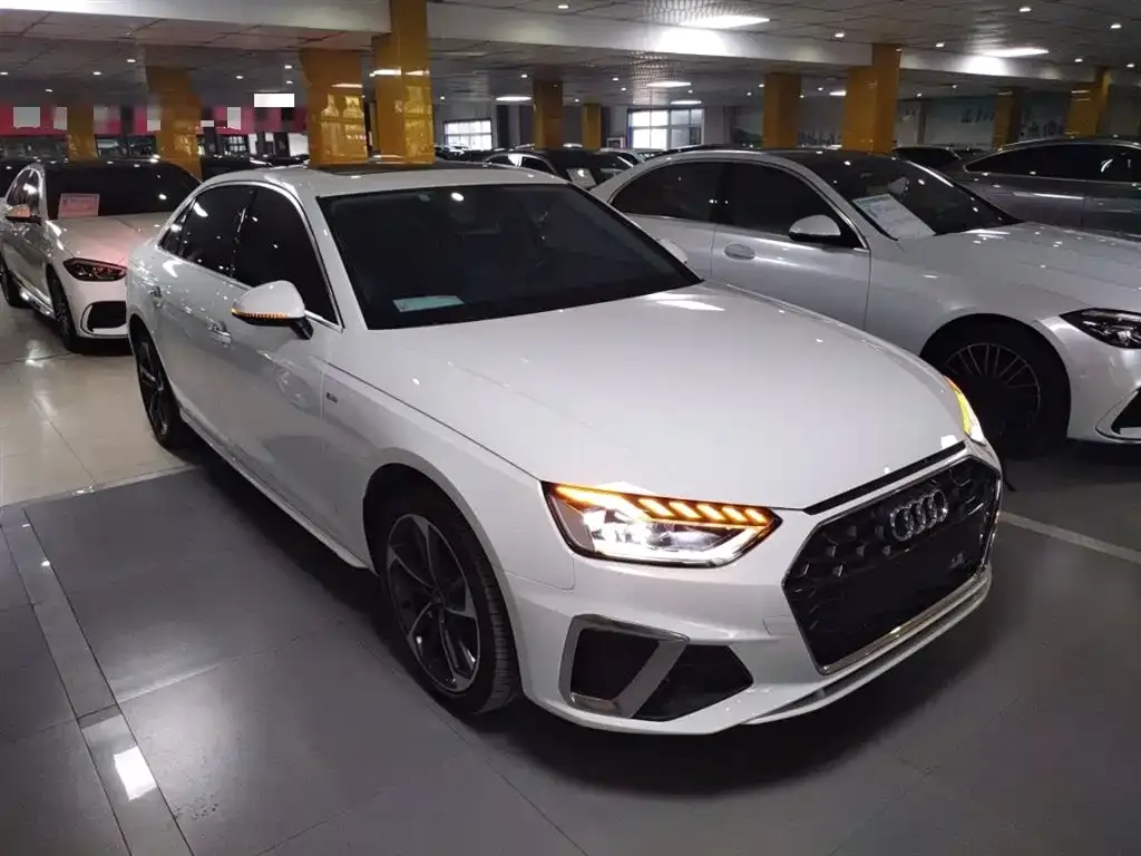 Audi A4L 2022 из CN, фото 4