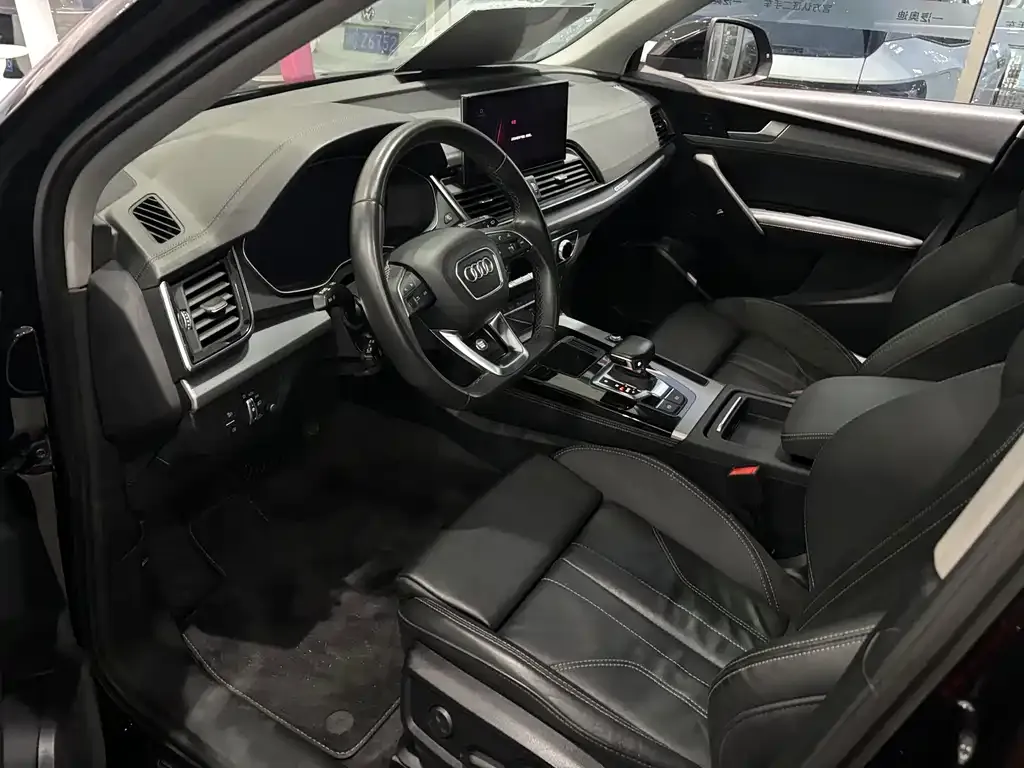 Audi Q5L 2023 из CN, фото 2
