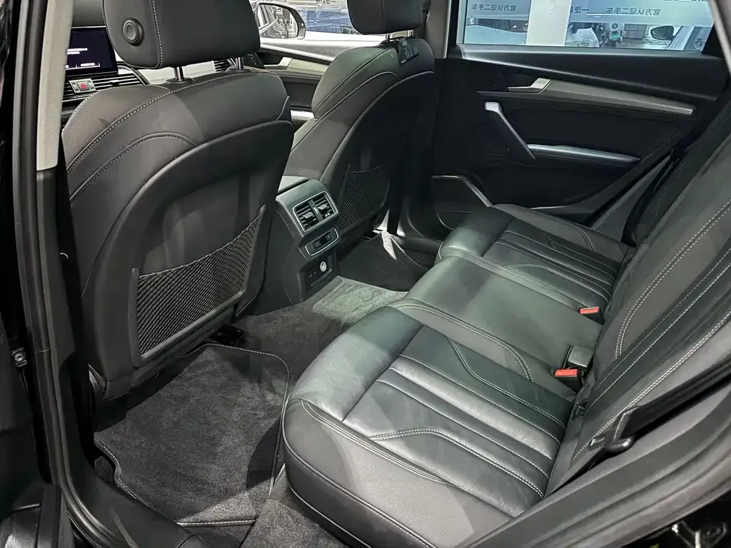 Audi Q5L 2023 из CN, фото 3