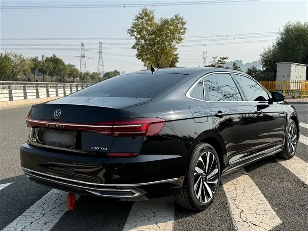 Volkswagen Passat 2022 из CN, фото 10