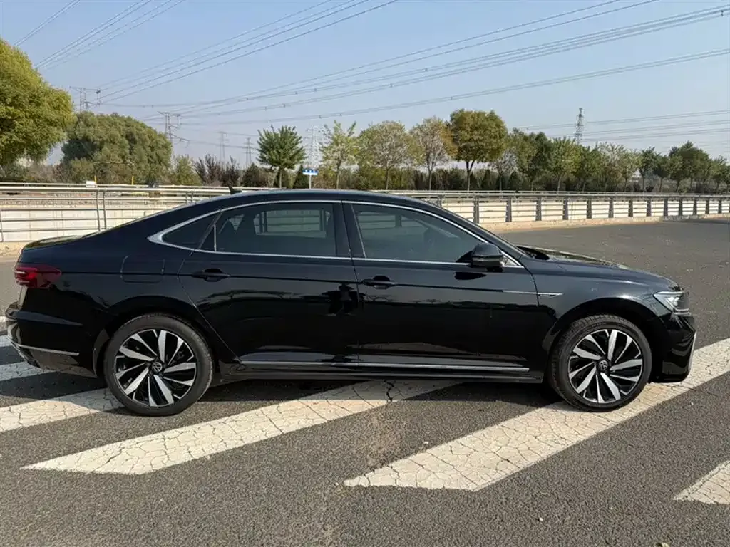 Volkswagen Passat 2022 из CN, фото 6