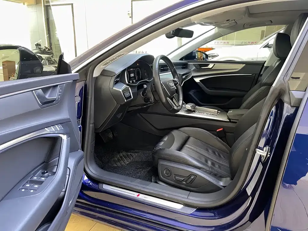 Audi A7 2021 из CN, фото 4