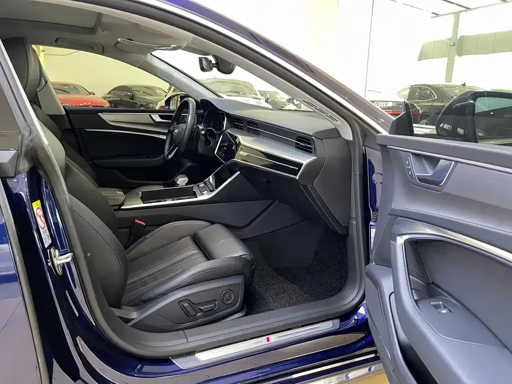 Audi A7 2021 из CN, фото 6