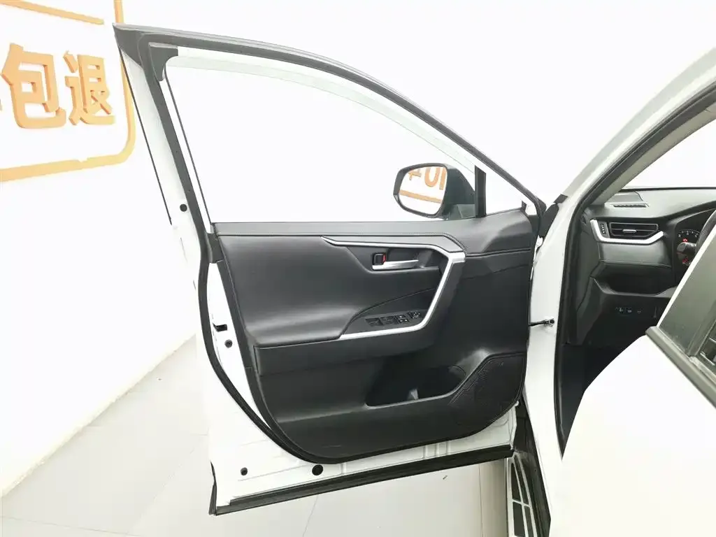 Toyota Wildlander 2021 из CN, фото 8