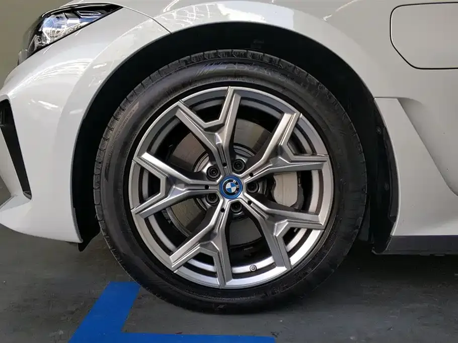 BMW i3 2024 из CN, фото 3
