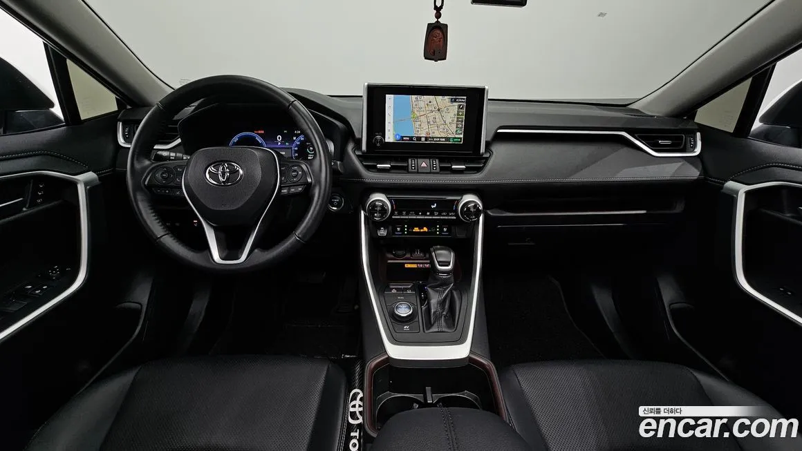Toyota RAV4 — фото 7