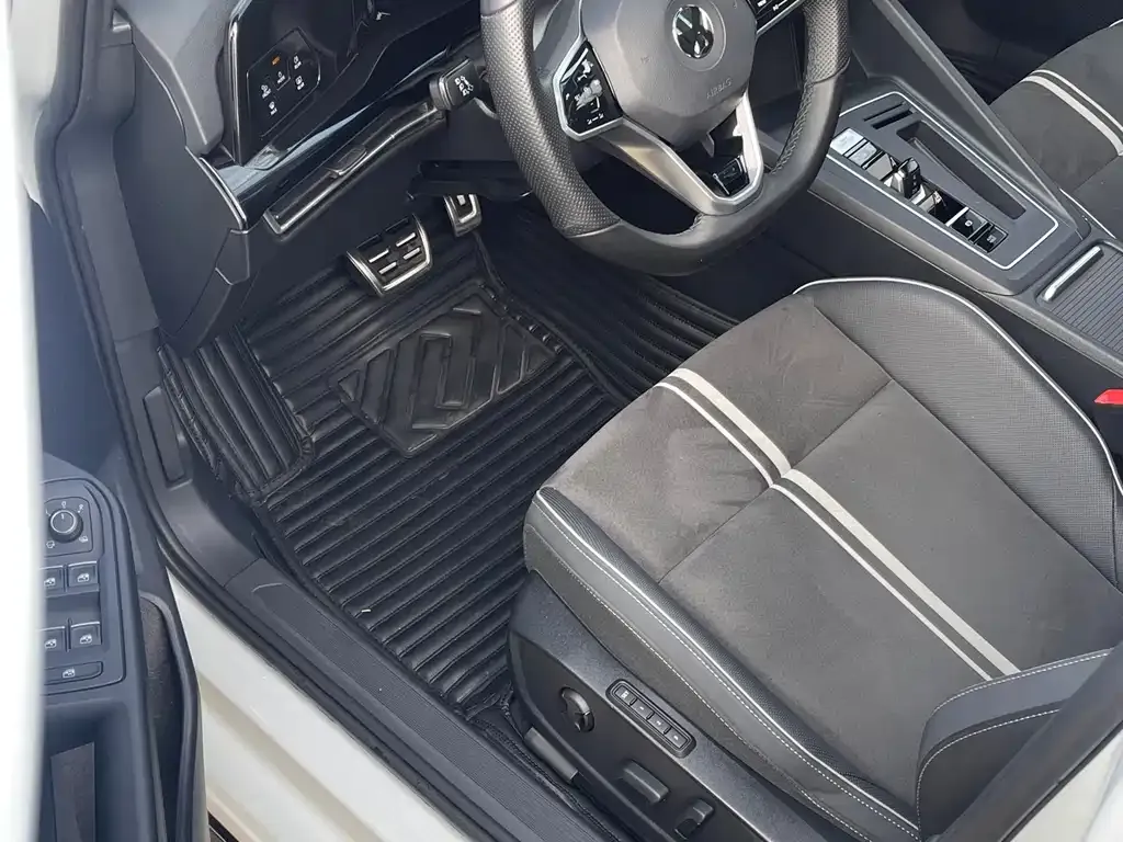 Volkswagen Golf 2021 из CN, фото 4