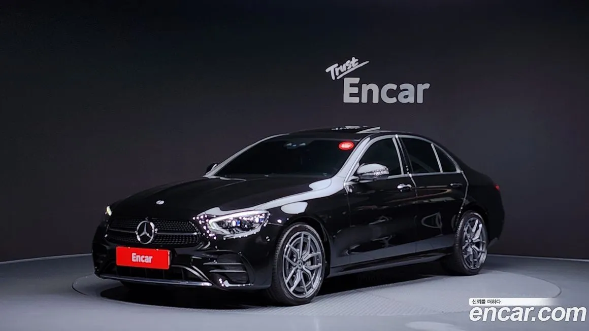Mercedes-Benz E-Class — фото 1