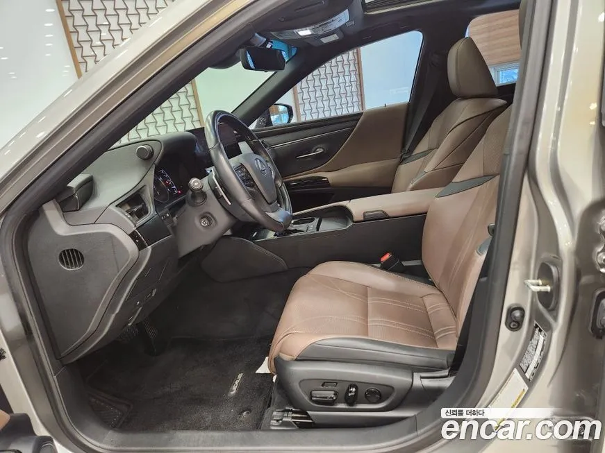 Lexus ES 2021 из KR, фото 9