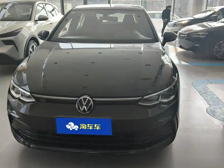 Volkswagen Golf 2023 из CN, фото 2