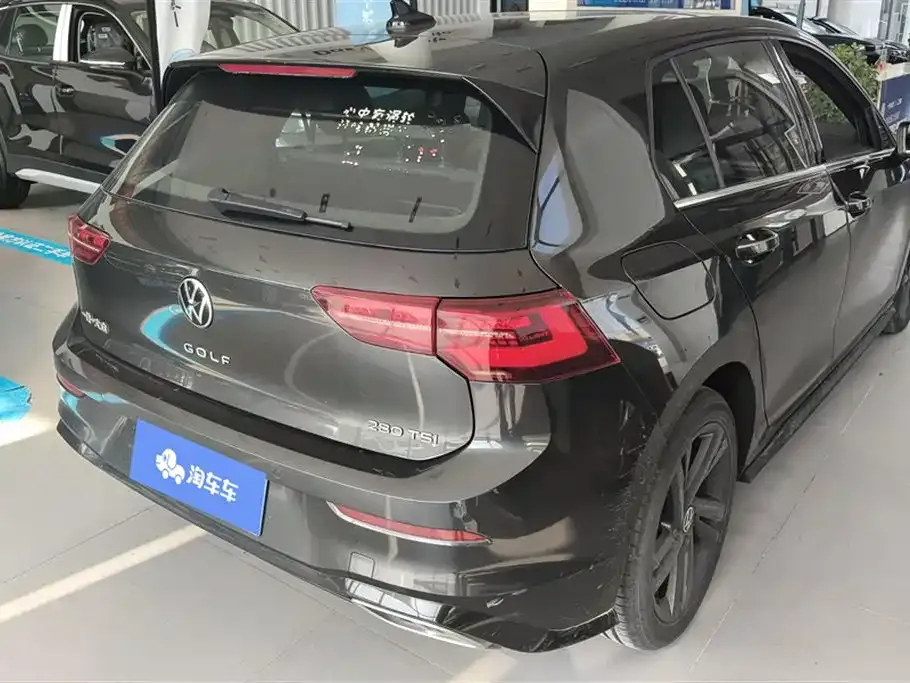 Volkswagen Golf 2023 из CN, фото 3