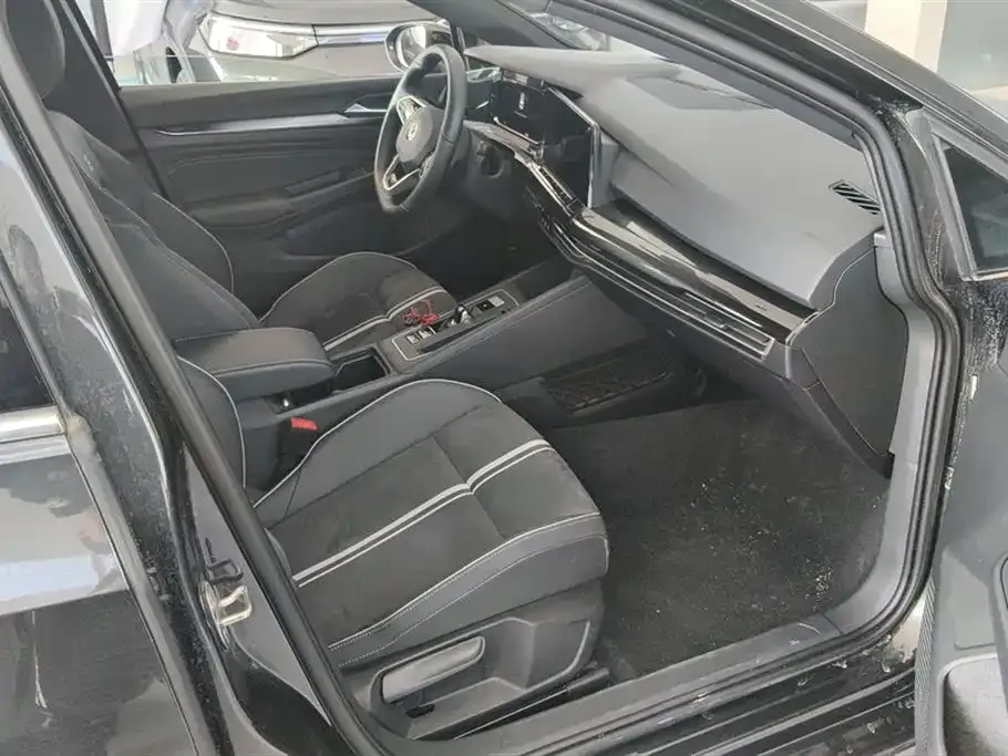 Volkswagen Golf 2023 из CN, фото 8