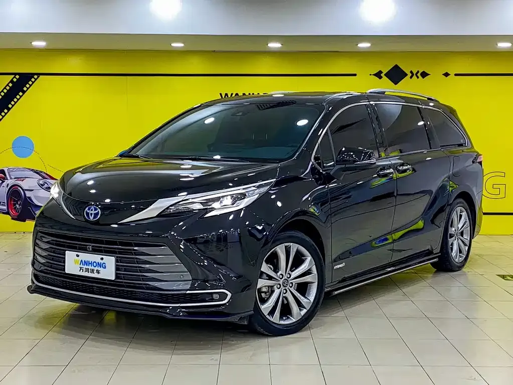 Toyota Sienna — фото 1