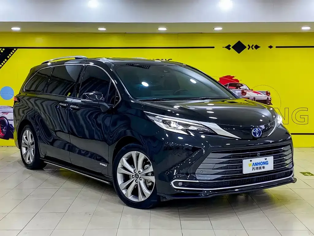 Toyota Sienna — фото 3
