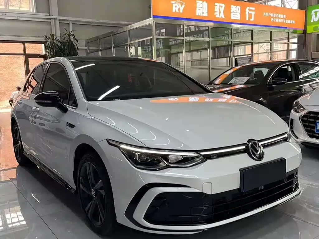 Volkswagen Golf 2023 из CN, фото 4