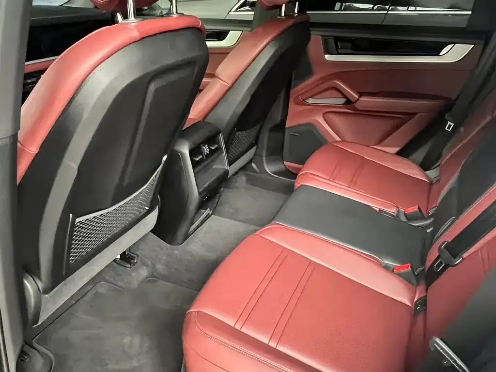 Porsche Cayenne 2024 из CN, фото 6