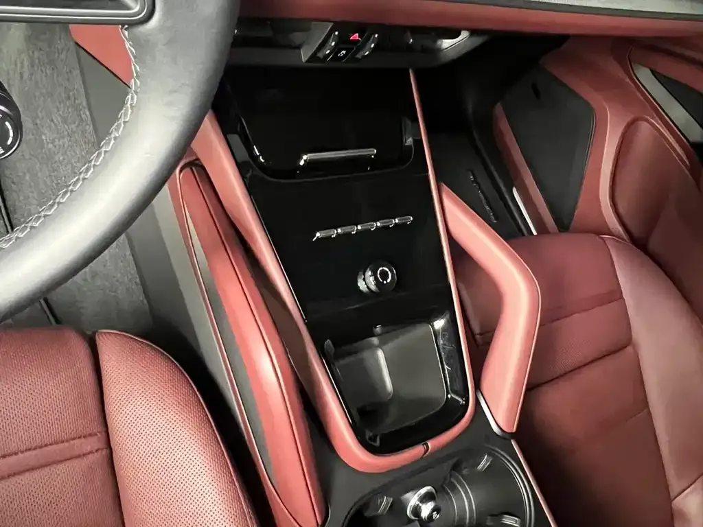 Porsche Cayenne 2024 из CN, фото 7