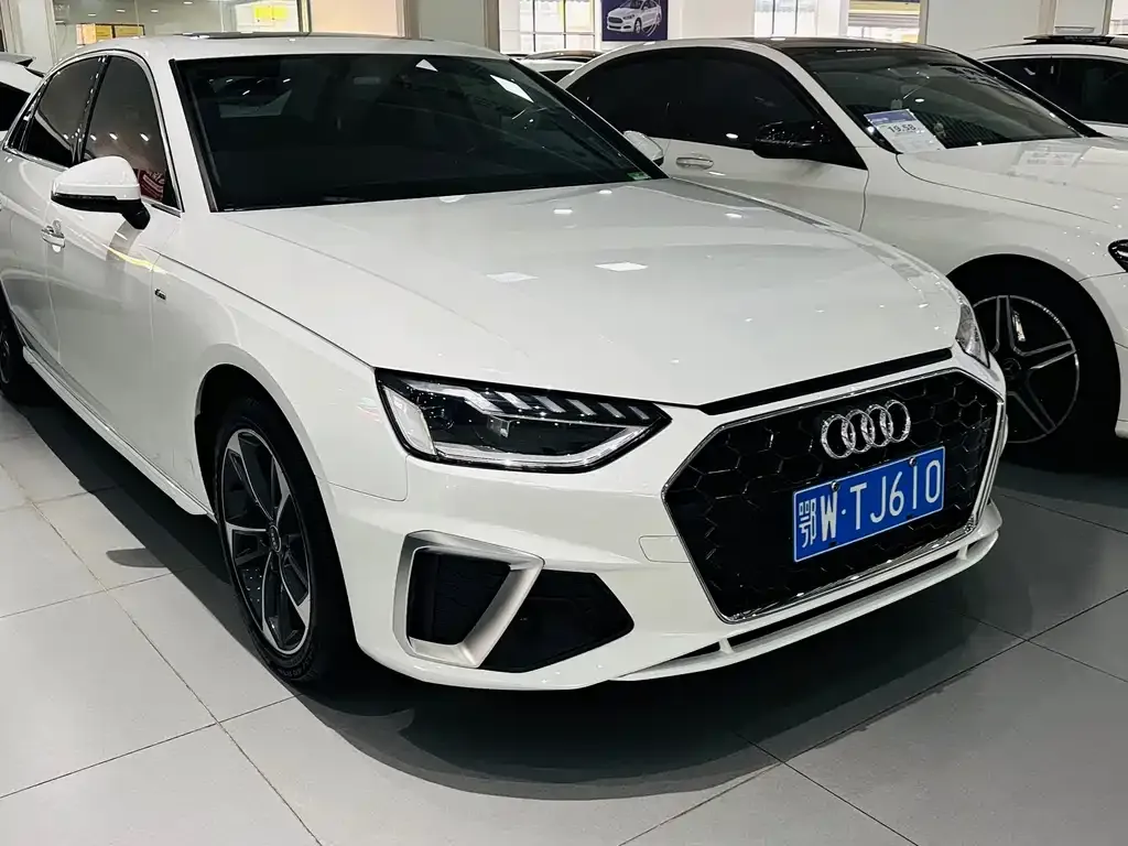 Audi A4L 2023 из CN, фото 3