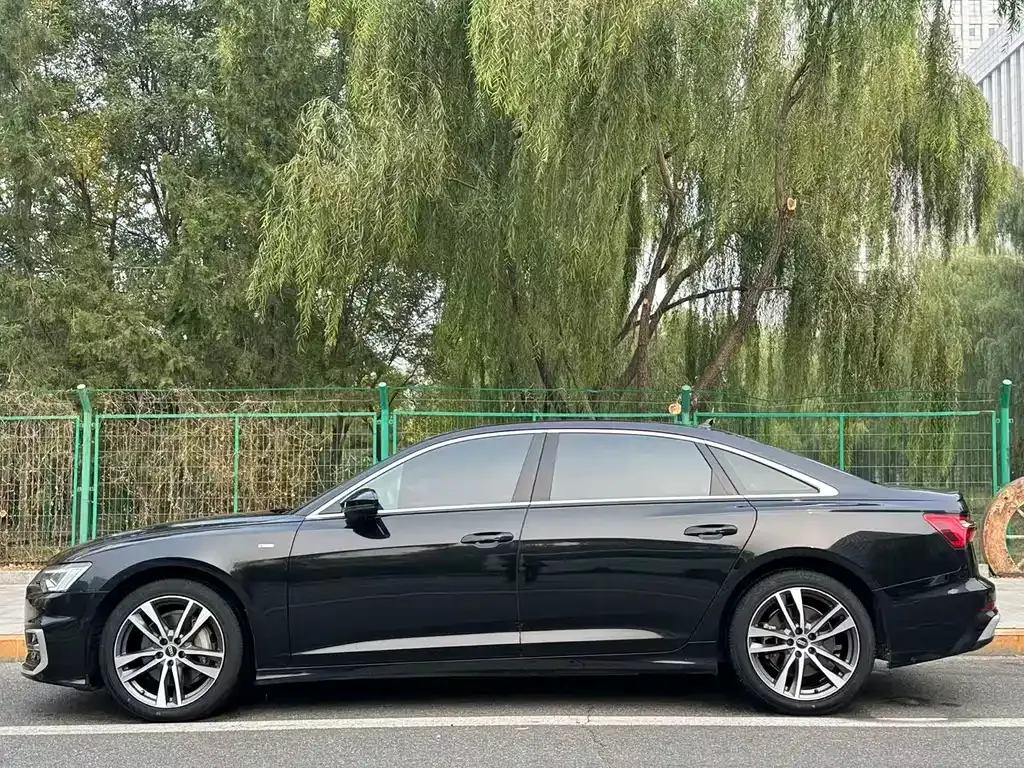 Audi A6L 2023 из CN, фото 4