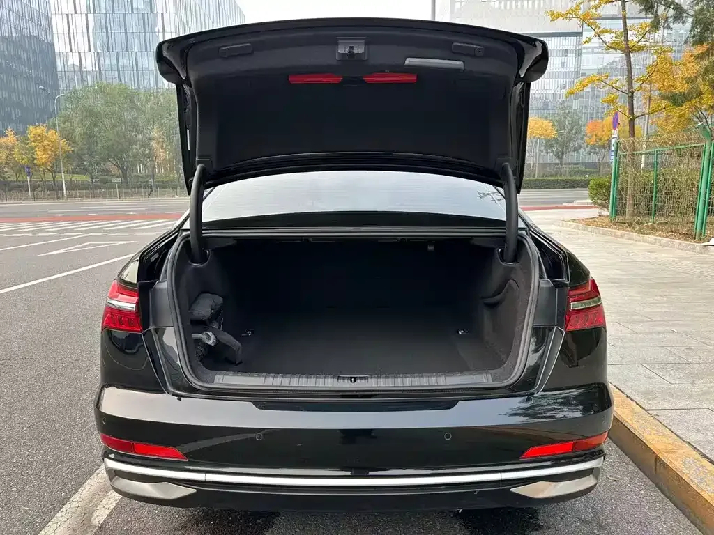 Audi A6L 2023 из CN, фото 9