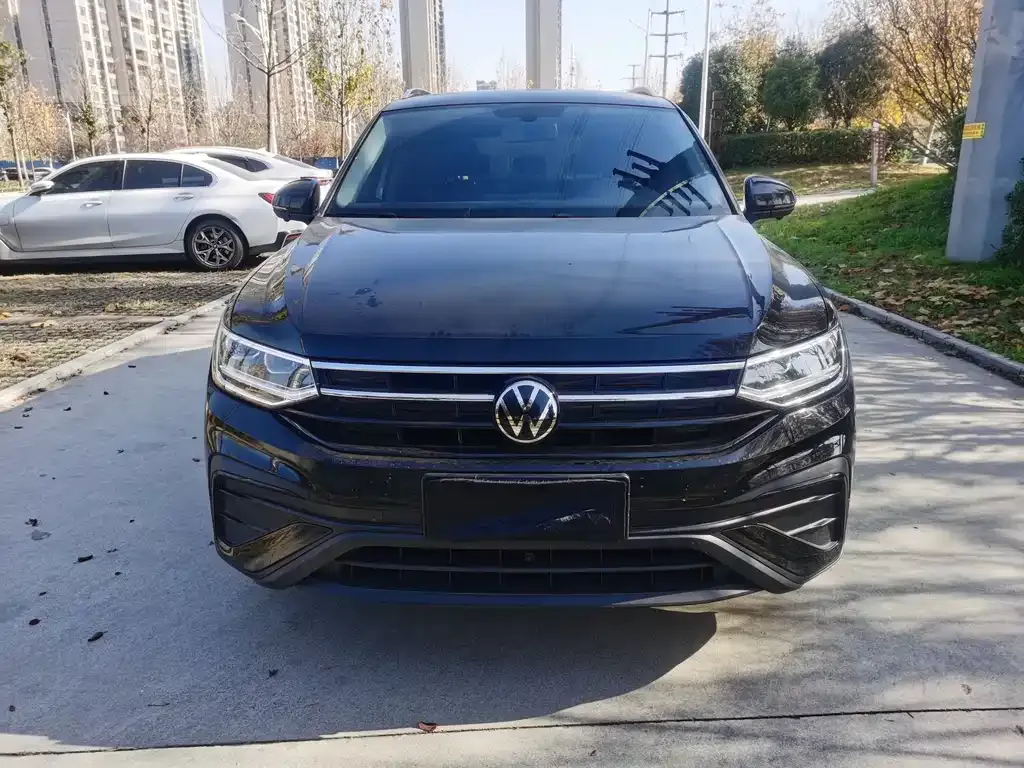 Volkswagen Tiguan L 2024 из CN, фото 2