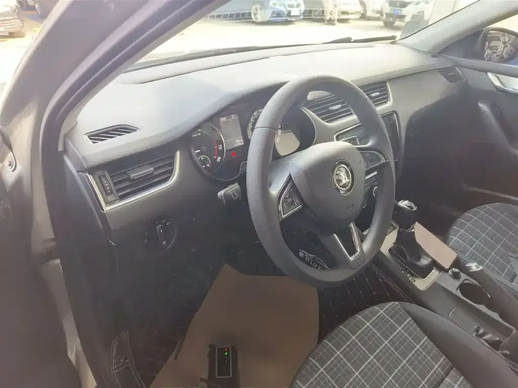Skoda Octavia 2021 из CN, фото 10