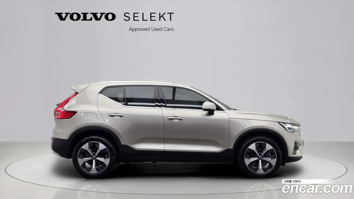 Volvo XC40 — фото 2
