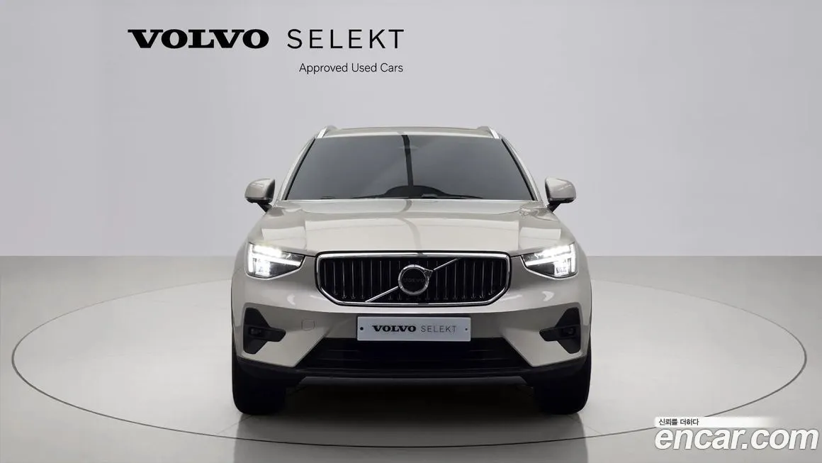 Volvo XC40 — фото 3