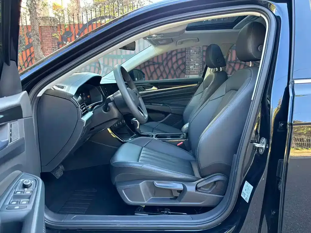 Volkswagen Passat 2024 из CN, фото 7