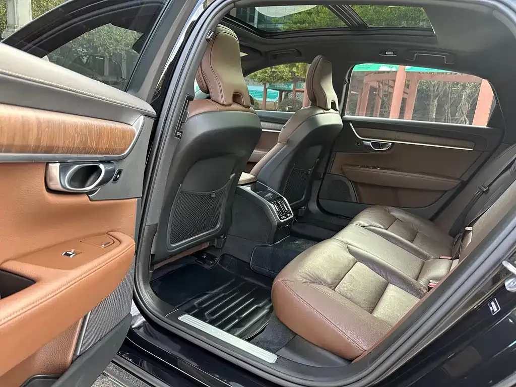 Volvo S90 2022 из CN, фото 7