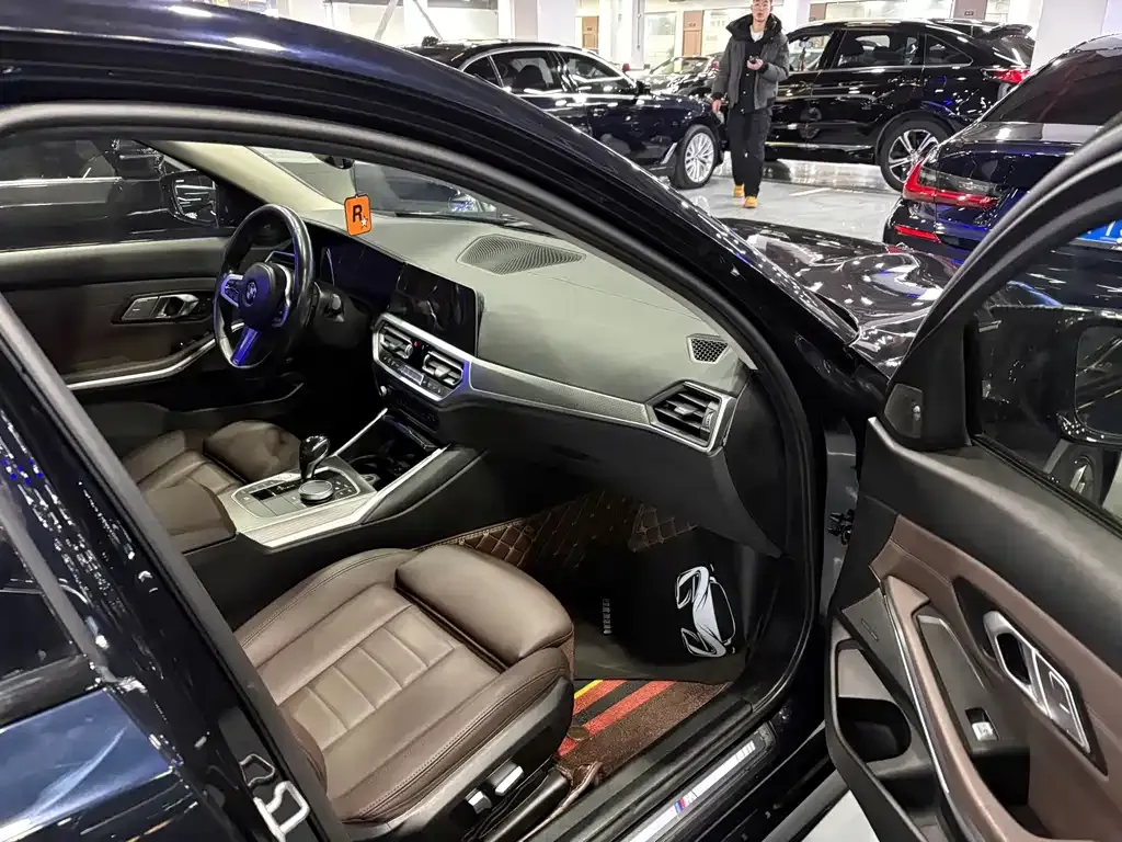 BMW 3 Series 2021 из CN, фото 10