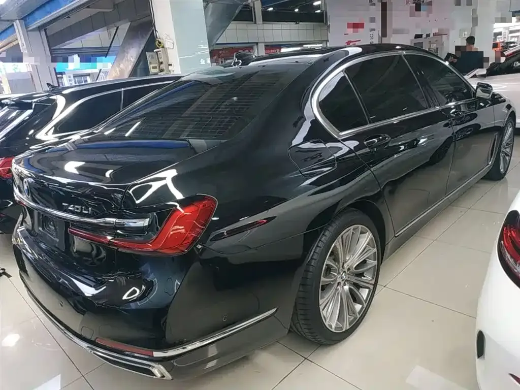 BMW 7 Series 2021 из CN, фото 7