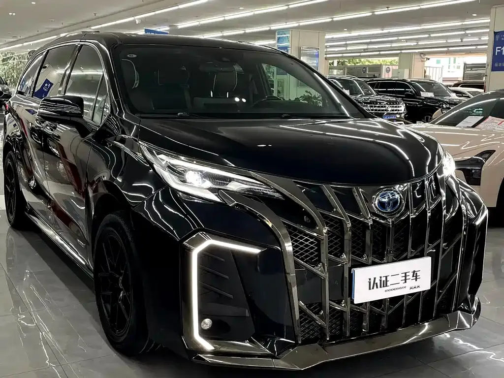Toyota Sienna 2023 из CN, фото 4