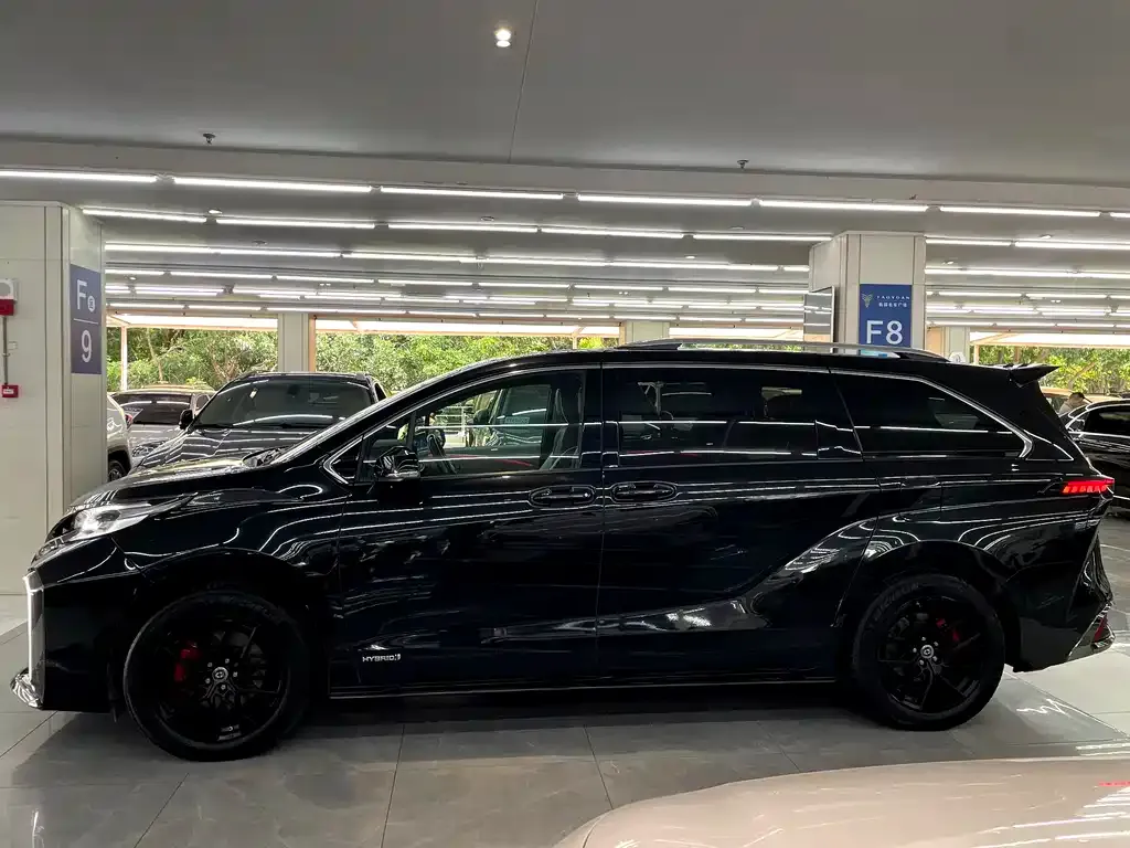 Toyota Sienna 2023 из CN, фото 6