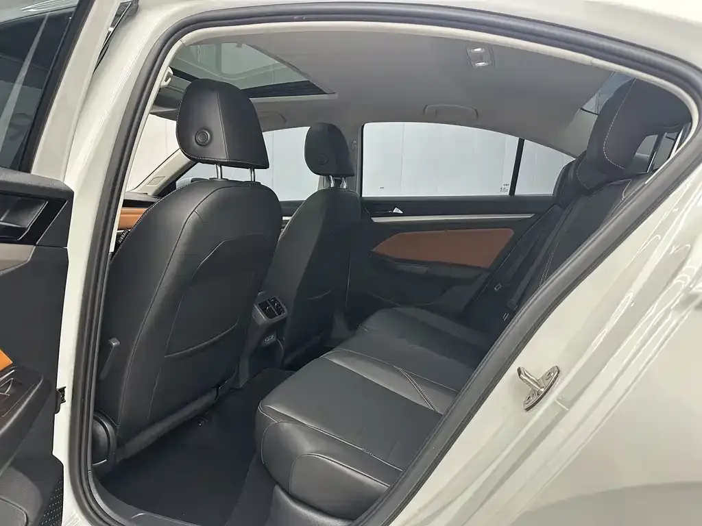 Volkswagen Bora 2022 из CN, фото 5