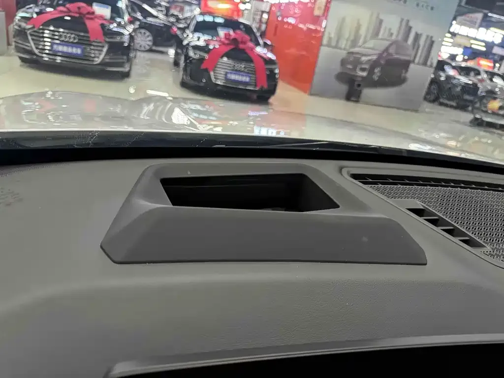 BMW iX1 2024 из CN, фото 6