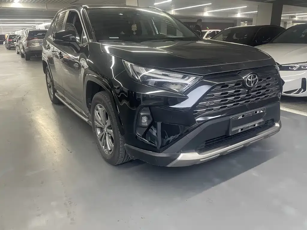 Toyota RAV4 2024 из CN, фото 1