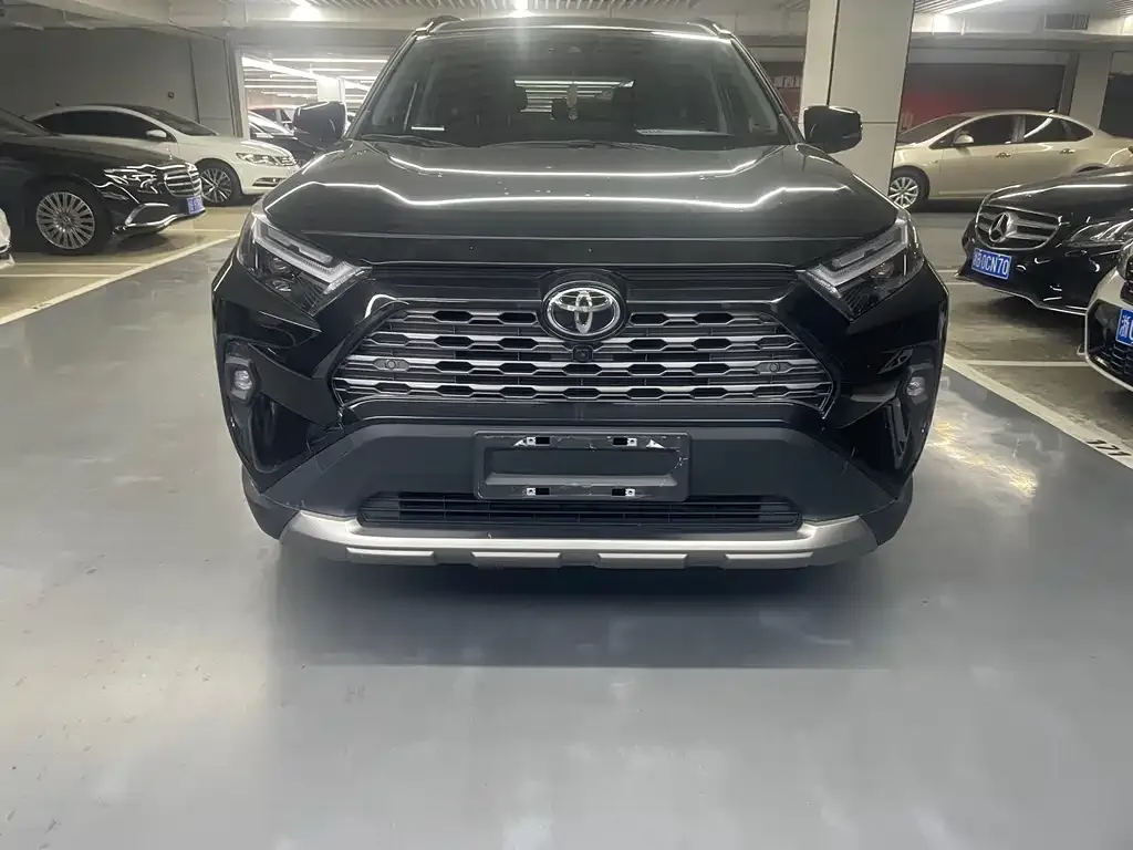Toyota RAV4 2024 из CN, фото 2