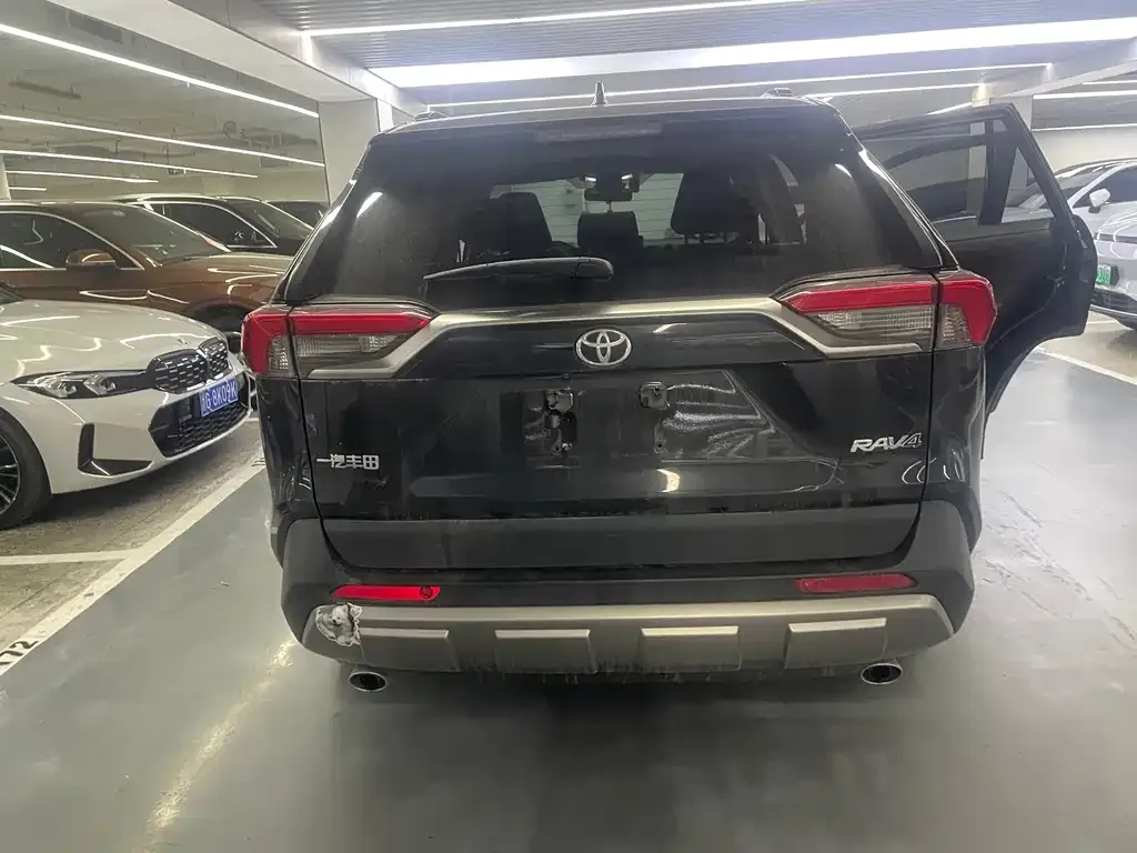 Toyota RAV4 2024 из CN, фото 9