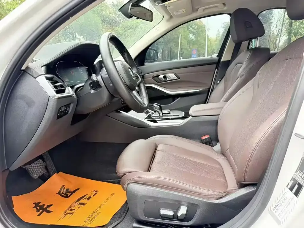 BMW 3 Series 2022 из CN, фото 6