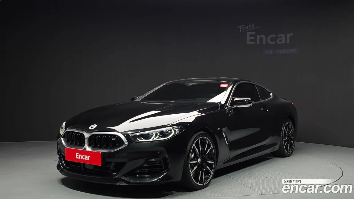 BMW 8-Series — фото 1
