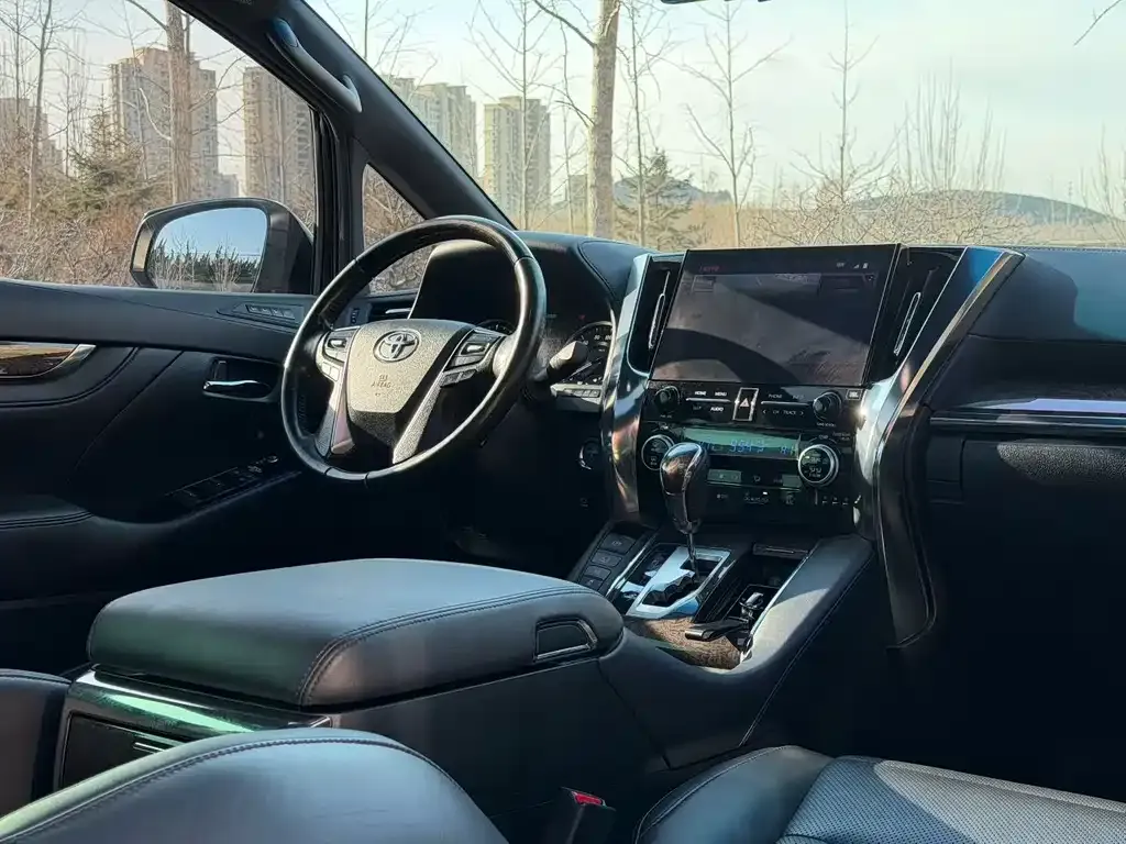 Toyota Vellfire 2022 из CN, фото 4