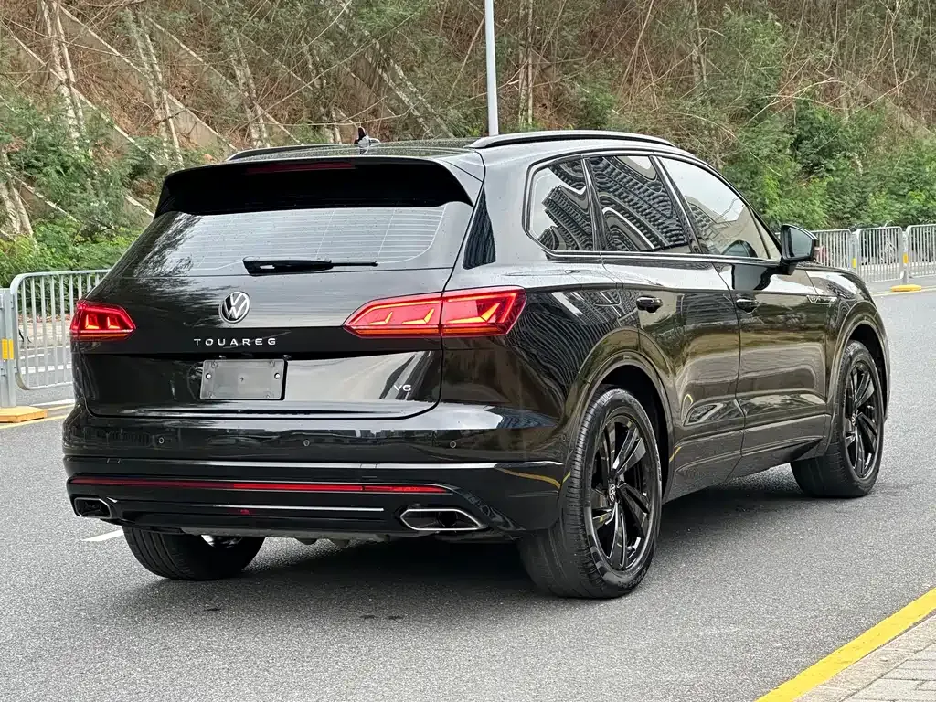 Volkswagen Touareg 2023 из CN, фото 4